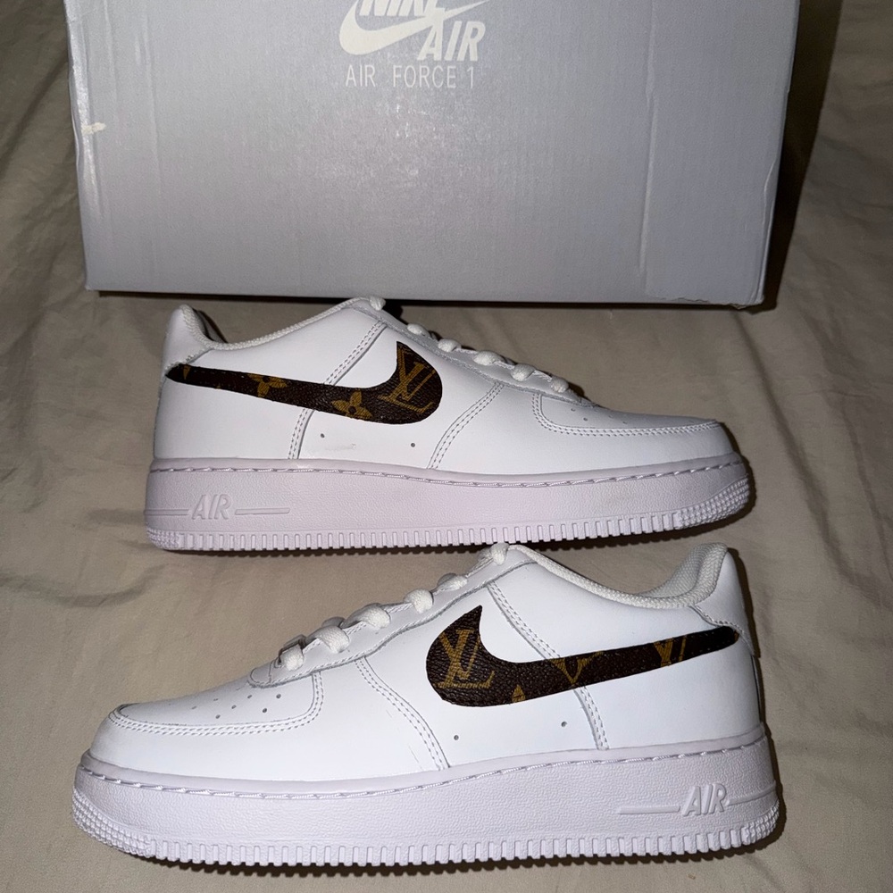 Custom Lv Air Force 1’s